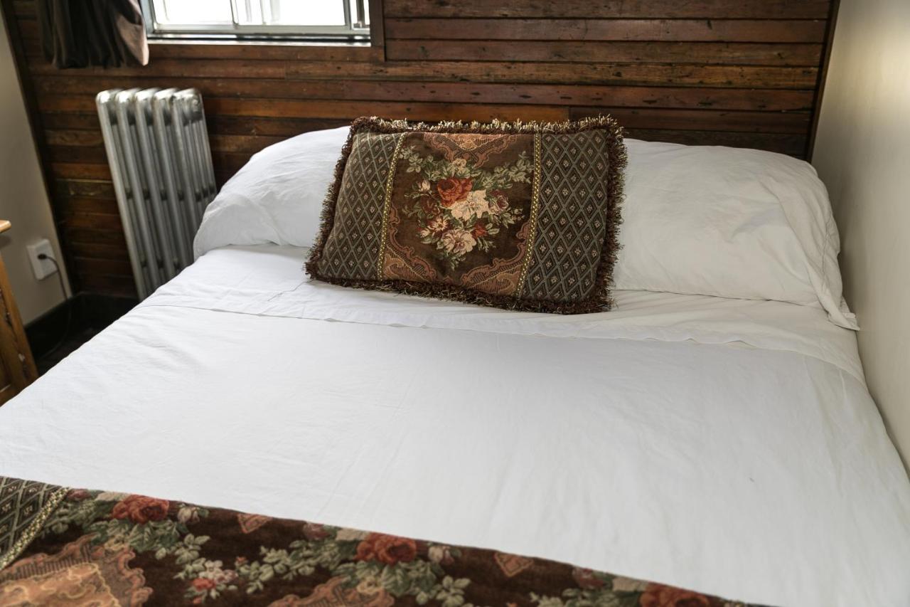 The Cochrane Rockyview Hotel Zewnętrze zdjęcie